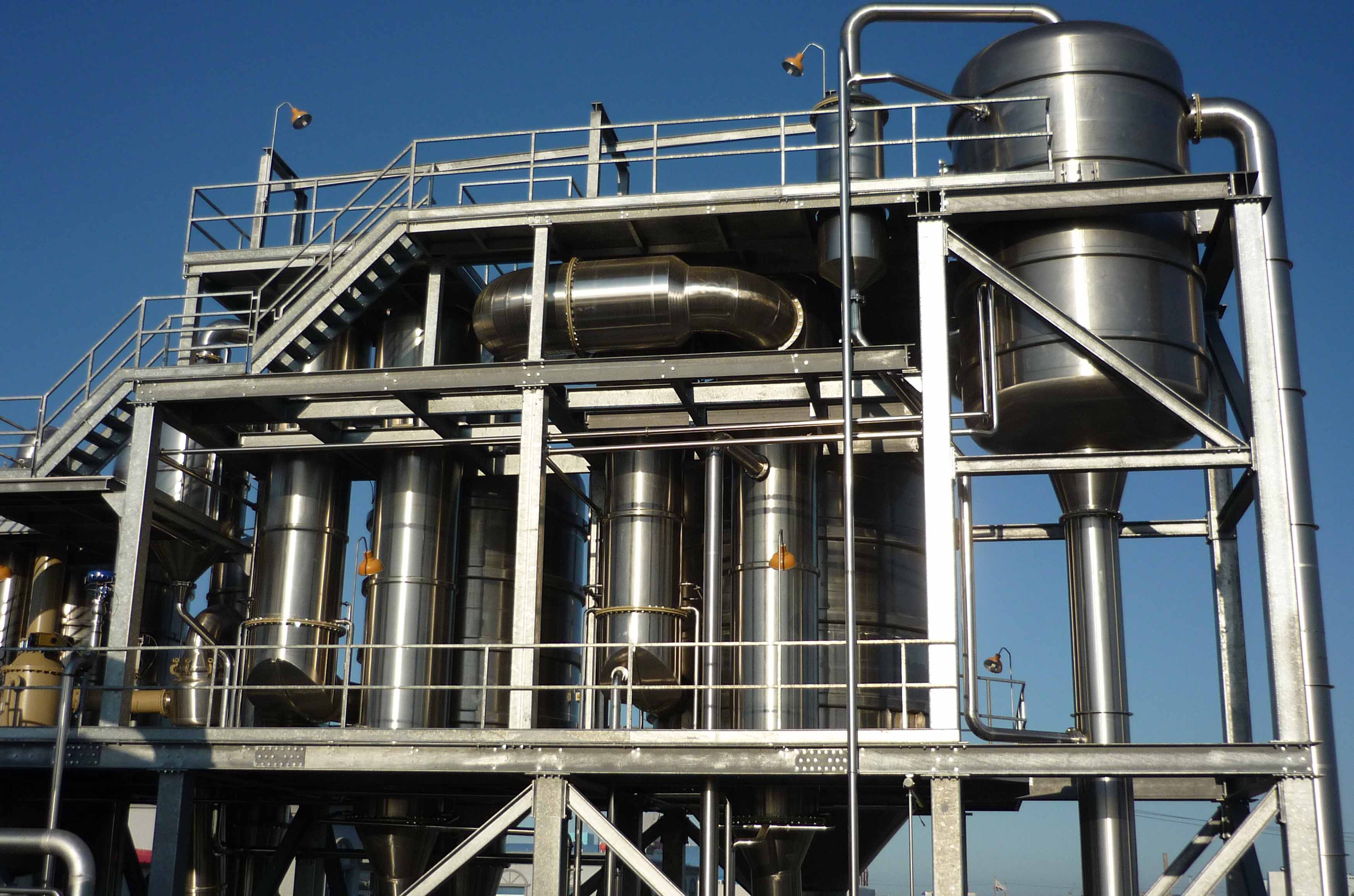 Forced cycle evaporator.